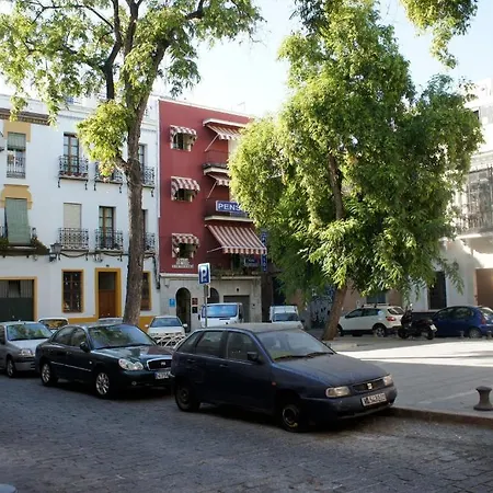Perez Montilla Pensión 2*